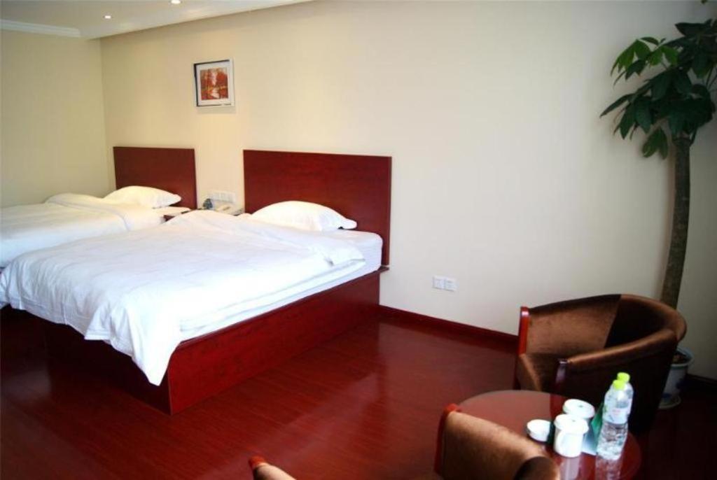 Greentree Inn Suzhou Railway Station North Square Haobainian Wedding Dress City Express Hotel Bagian luar foto