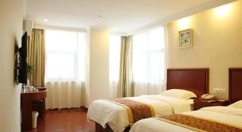 Greentree Inn Suzhou Railway Station North Square Haobainian Wedding Dress City Express Hotel Bagian luar foto