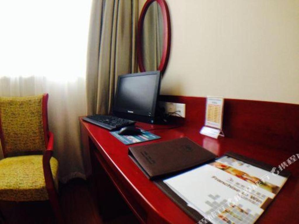 Greentree Inn Suzhou Railway Station North Square Haobainian Wedding Dress City Express Hotel Bagian luar foto