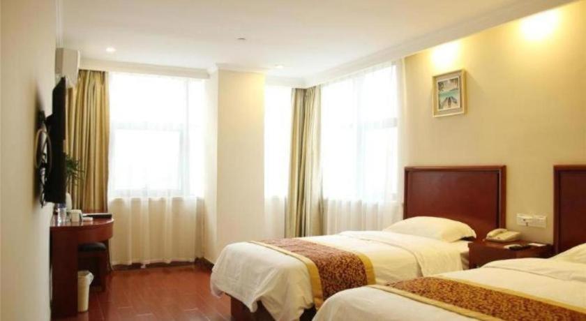 Greentree Inn Suzhou Railway Station North Square Haobainian Wedding Dress City Express Hotel Bagian luar foto