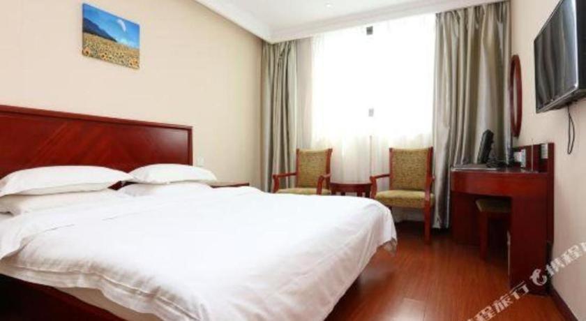 Greentree Inn Suzhou Railway Station North Square Haobainian Wedding Dress City Express Hotel Bagian luar foto