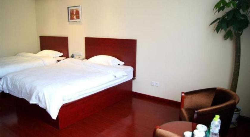 Greentree Inn Suzhou Railway Station North Square Haobainian Wedding Dress City Express Hotel Bagian luar foto